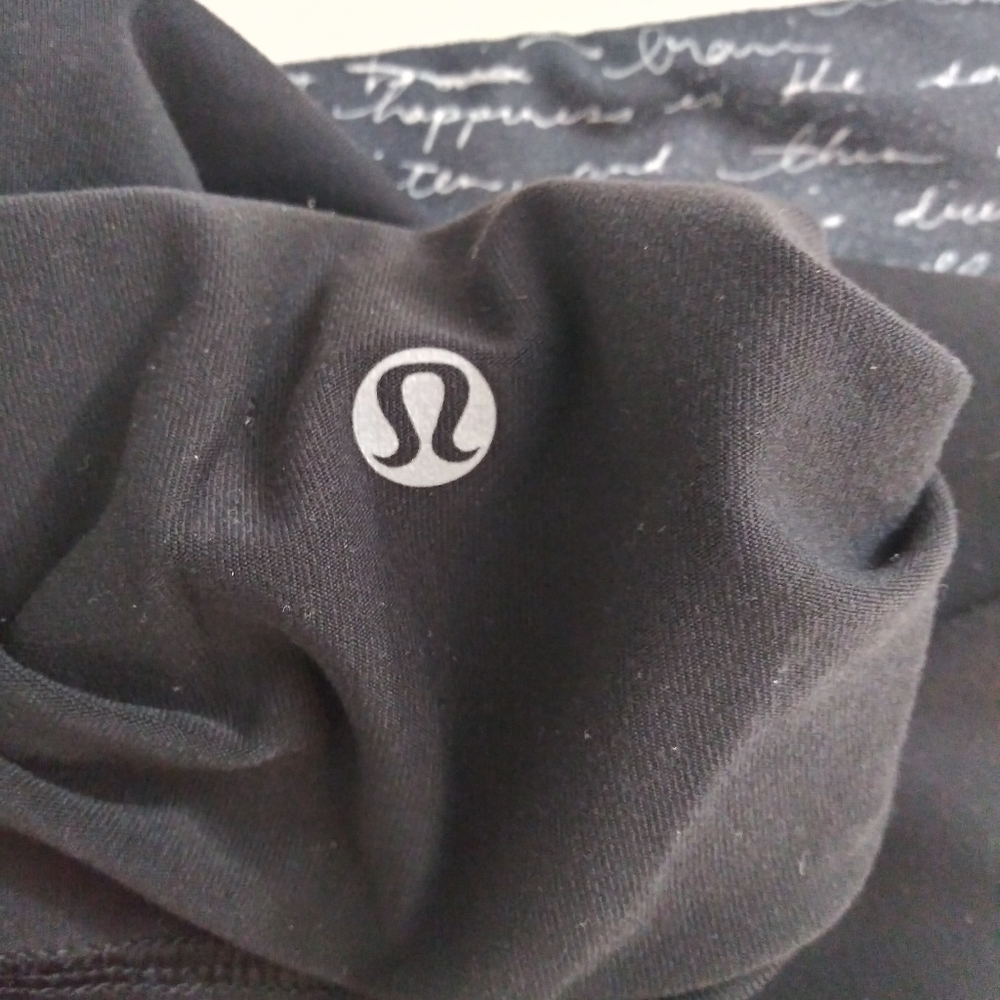 Lululemon Wunder Under Crop II Script Size 6 - Picture 9 of 11